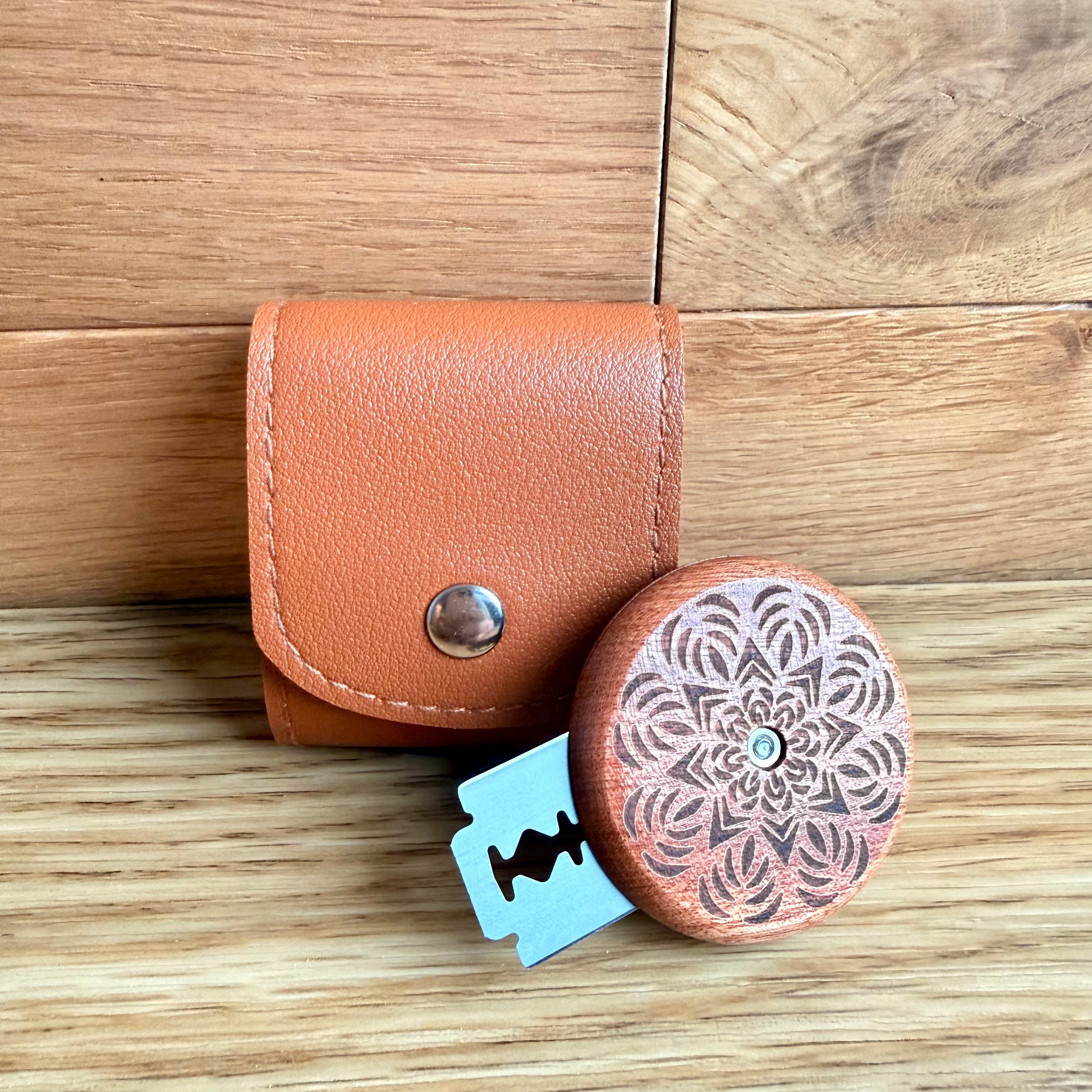 Walnut Wood Bread Lame with Leather Case and Replaceable Blades